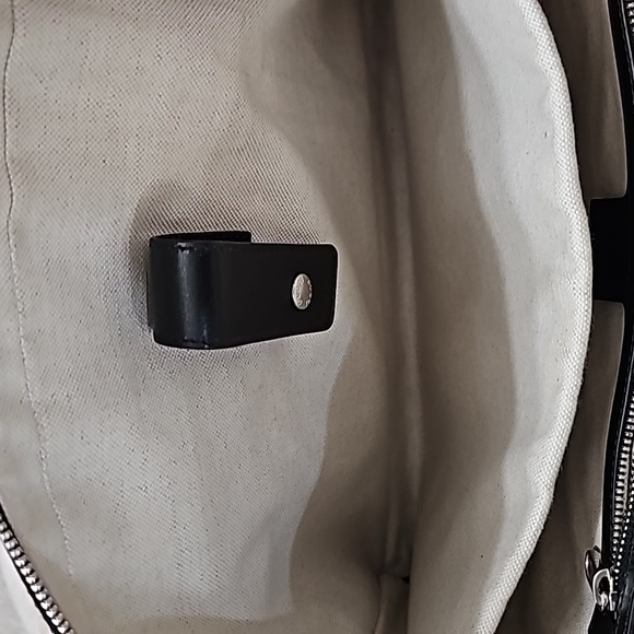 Like New GUCCI GG Embossed Briefcase Laptop - Picture 14 of 16